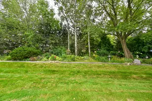 7213 W Mequon Square Dr, Mequon, WI 53092 - Photo 30