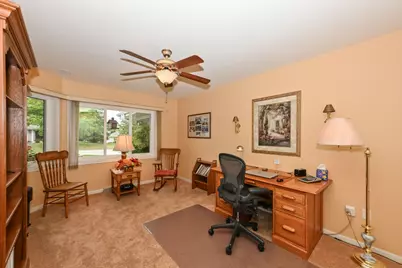 7213 W Mequon Square Dr, Mequon, WI 53092 - Photo 20