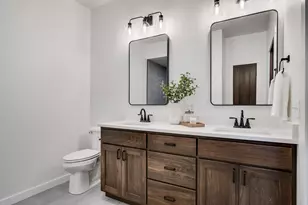 835 Crockett Dr, Holmen, WI 54636 - Photo 22