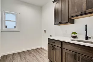 835 Crockett Dr, Holmen, WI 54636 - Photo 14