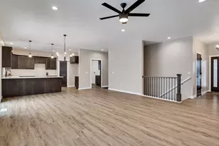 835 Crockett Dr, Holmen, WI 54636 - Photo 8