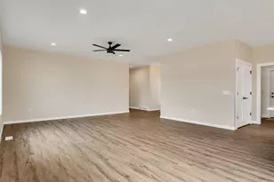 845 Crockett Dr, Holmen, WI 54636 - Photo 12