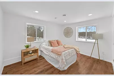 5686 N River Forest Dr, Glendale, WI 53209 - Photo 24