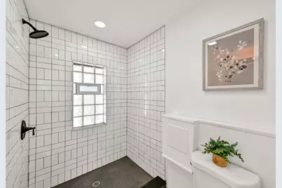 5686 N River Forest Dr, Glendale, WI 53209 - Photo 20