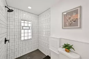 5686 N River Forest Dr, Glendale, WI 53209 - Photo 20