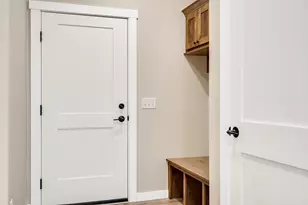 935 Crockett Dr, Holmen, WI 54636 - Photo 22