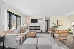 N81W13612 Wedge Ct, Menomonee Falls, WI 53051 - Photo 8