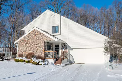 N81W13612  Wedge Ct, Menomonee Falls, WI 53051 - Photo 1