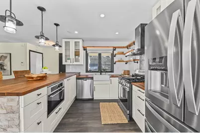 N81W13612  Wedge Ct, Menomonee Falls, WI 53051 - Photo 12