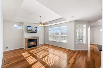 W178N11384  Island View Ct, Germantown, WI 53022 - Photo 8