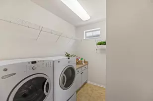 W178N11384 Island View Ct, Germantown, WI 53022 - Photo 20