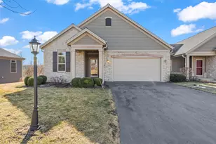 W178N11384 Island View Ct, Germantown, WI 53022 - Photo 2