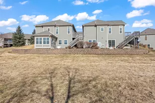 W178N11384 Island View Ct, Germantown, WI 53022 - Photo 4