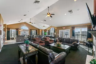 W178N11384 Island View Ct, Germantown, WI 53022 - Photo 52