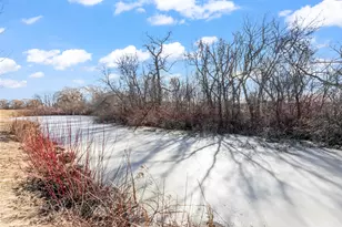 W178N11384 Island View Ct, Germantown, WI 53022 - Photo 6