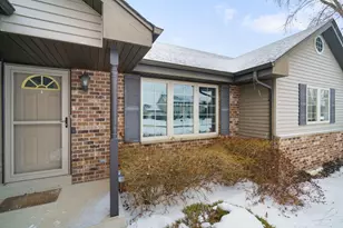 4066 W Whispering Ridge Pass, Franklin, WI 53132 - Photo 2