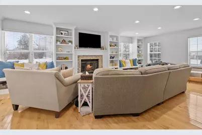 7970  Summit Dr, Delavan, WI 53115 - Photo 12