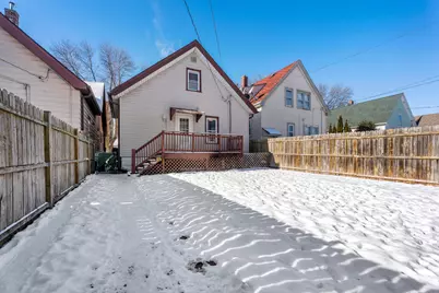 2068 S 32nd St, Milwaukee, WI 53215 - Photo 18