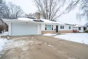 813 N Moreland Blvd, Waukesha, WI 53188 - Photo 2