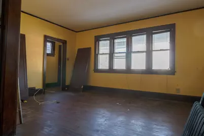 1271 N 43rd St, Milwaukee, WI 53208 - Photo 2