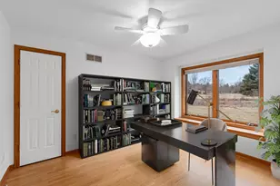 10736 N Essex Ct, Mequon, WI 53092 - Photo 22