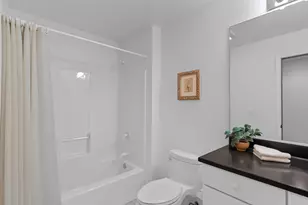 10736 N Essex Ct, Mequon, WI 53092 - Photo 24