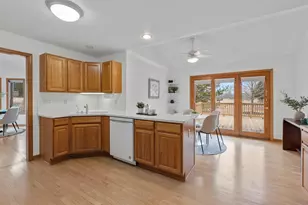 10736 N Essex Ct, Mequon, WI 53092 - Photo 10