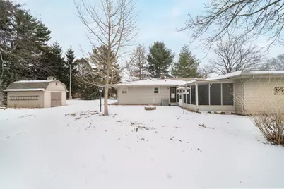 2864  N Apache Dr, Sheboygan, WI 53083 - Photo 4
