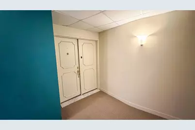 2525 S Shore Dr #22F, Milwaukee, WI 53207 - Photo 26