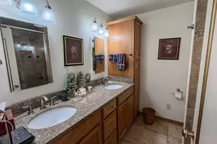 2525 S Shore Dr, Milwaukee, WI 53207 - Photo 18