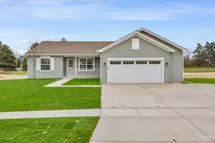 124 Spring Dr, Walworth, WI 53184 - Photo 1