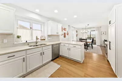 337  Sand Hill Ln, Dousman, WI 53118 - Photo 14