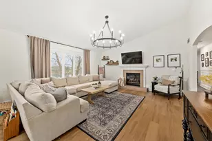 337 Sand Hill Ln, Dousman, WI 53118 - Photo 8