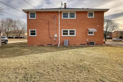 1317 N 116th St, Wauwatosa, WI 53226 - Photo 4