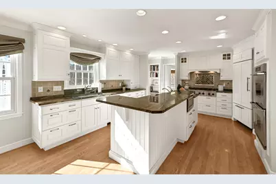 2305 W County Line Rd, River Hills, WI 53217 - Photo 4