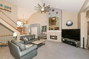 15245 W Woodland Dr, New Berlin, WI 53151 - Photo 12