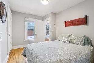 327 W Mineral St, Milwaukee, WI 53204 - Photo 6