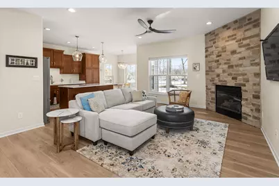 W207N17393  Parkview Dr, Jackson, WI 53037 - Photo 8