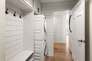 W207N17393 Parkview Dr, Jackson, WI 53037 - Photo 16