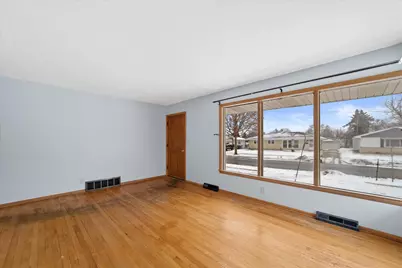 9531 W Langlade St, Milwaukee, WI 53225 - Photo 12