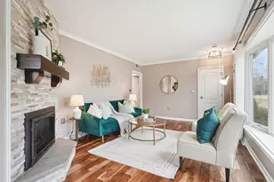 8035 N Poplar Dr, Fox Point, WI 53217 - Photo 6