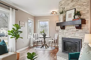 8035 N Poplar Dr, Fox Point, WI 53217 - Photo 8