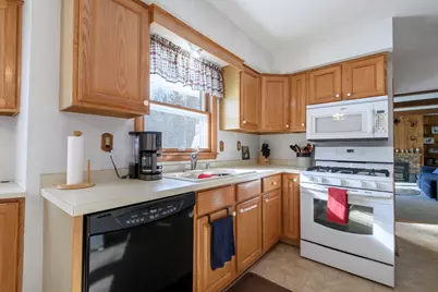 17685  Evergreen Ct, Brookfield, WI 53045 - Photo 10