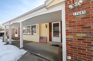 17685 Evergreen Ct, Brookfield, WI 53045 - Photo 2