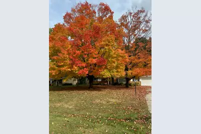 6106 S 121st St, Hales Corners, WI 53130 - Photo 2
