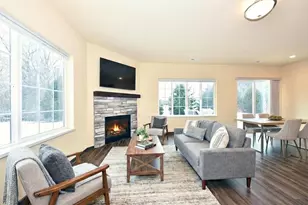 N13W6753 Cedarburg Trl, Cedarburg, WI 53012 - Photo 16