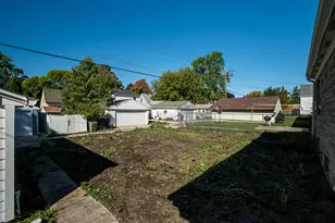 3739 N 97th Pl, Milwaukee, WI 53222 - Photo 24