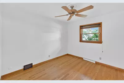 4472 N 104th St, Wauwatosa, WI 53225 - Photo 12