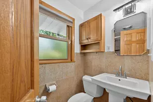 4472 N 104th St, Wauwatosa, WI 53225 - Photo 22