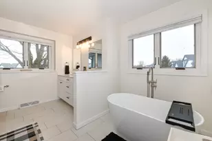 909 Bay View Cir, Mukwonago, WI 53149 - Photo 20